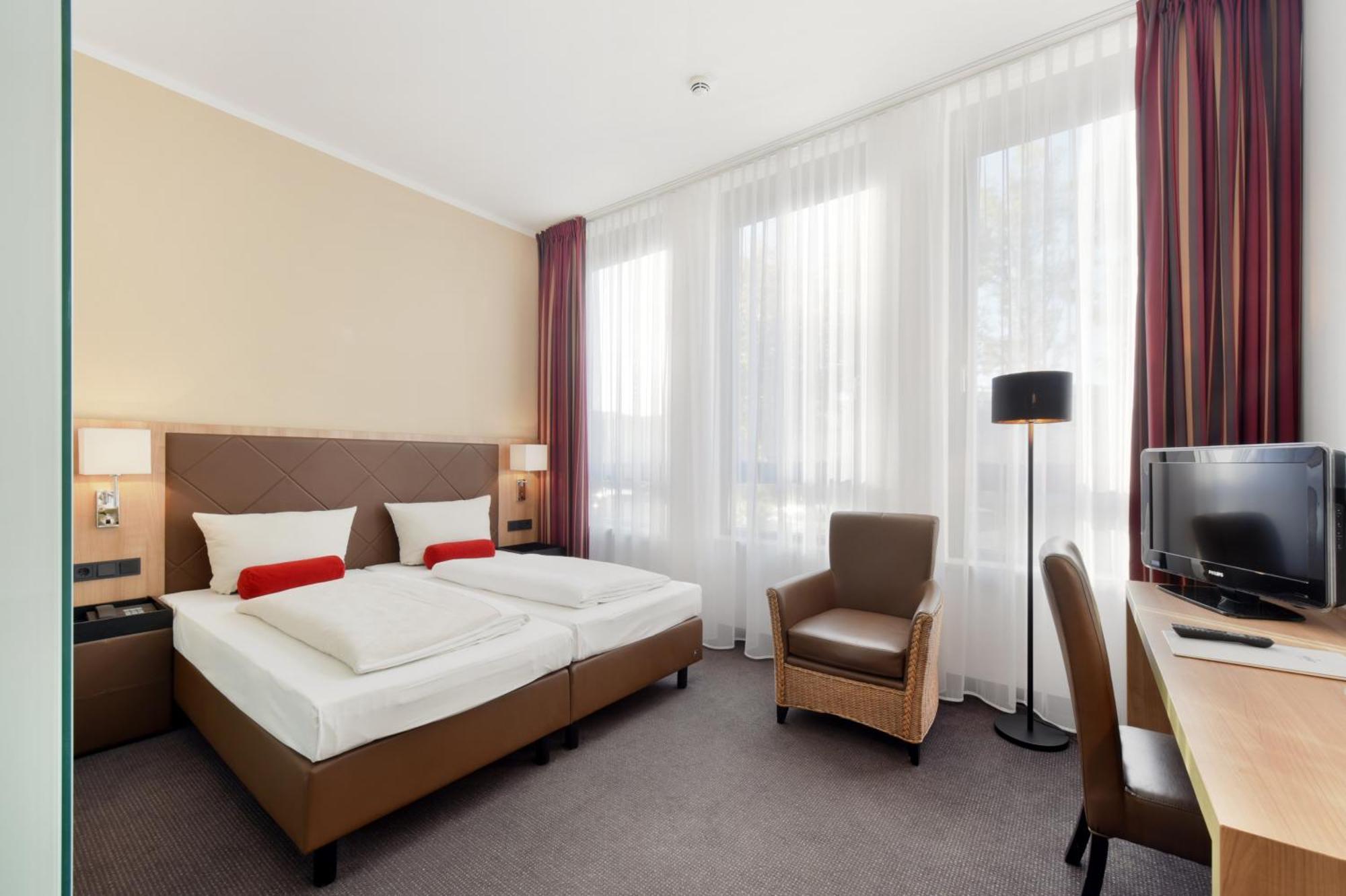 Twin Room,1212164128:JPEG