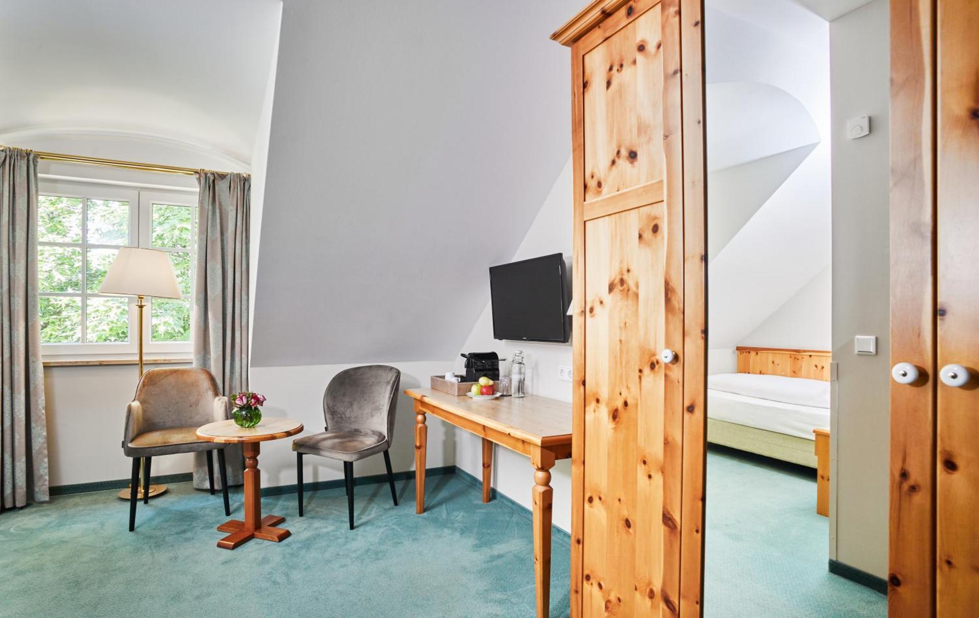 Superior Single Room,1659462522:JPEG